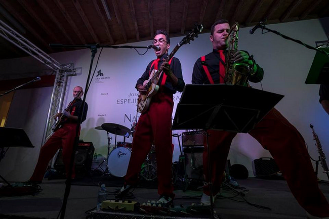 Concierto del grupo Los Contratiempos