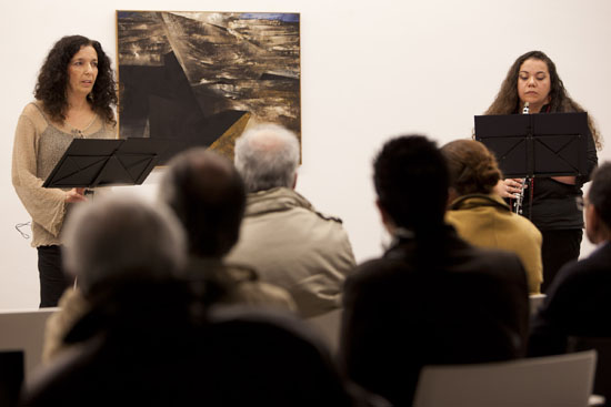Leer la colección con una obra de Gonzalo González